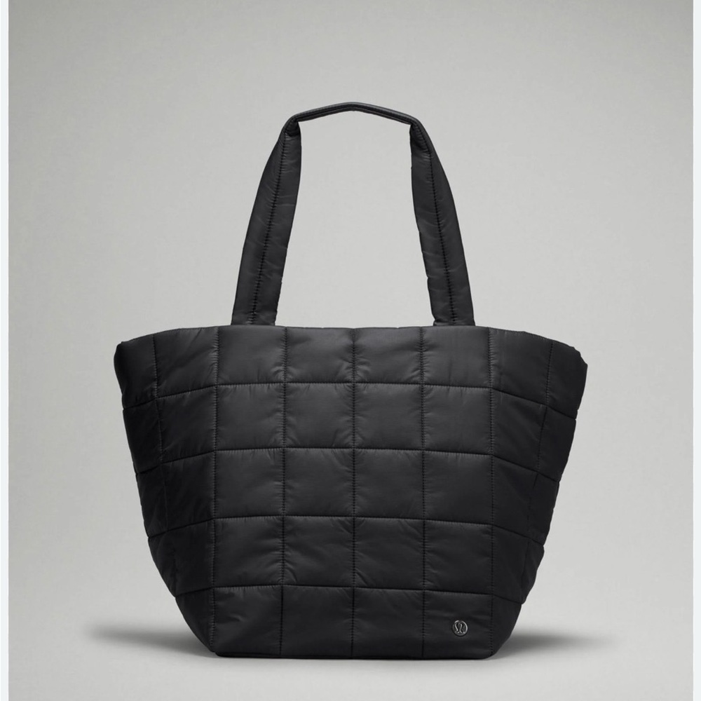 Lululemon new with tags 12 L Black Quilted Tote